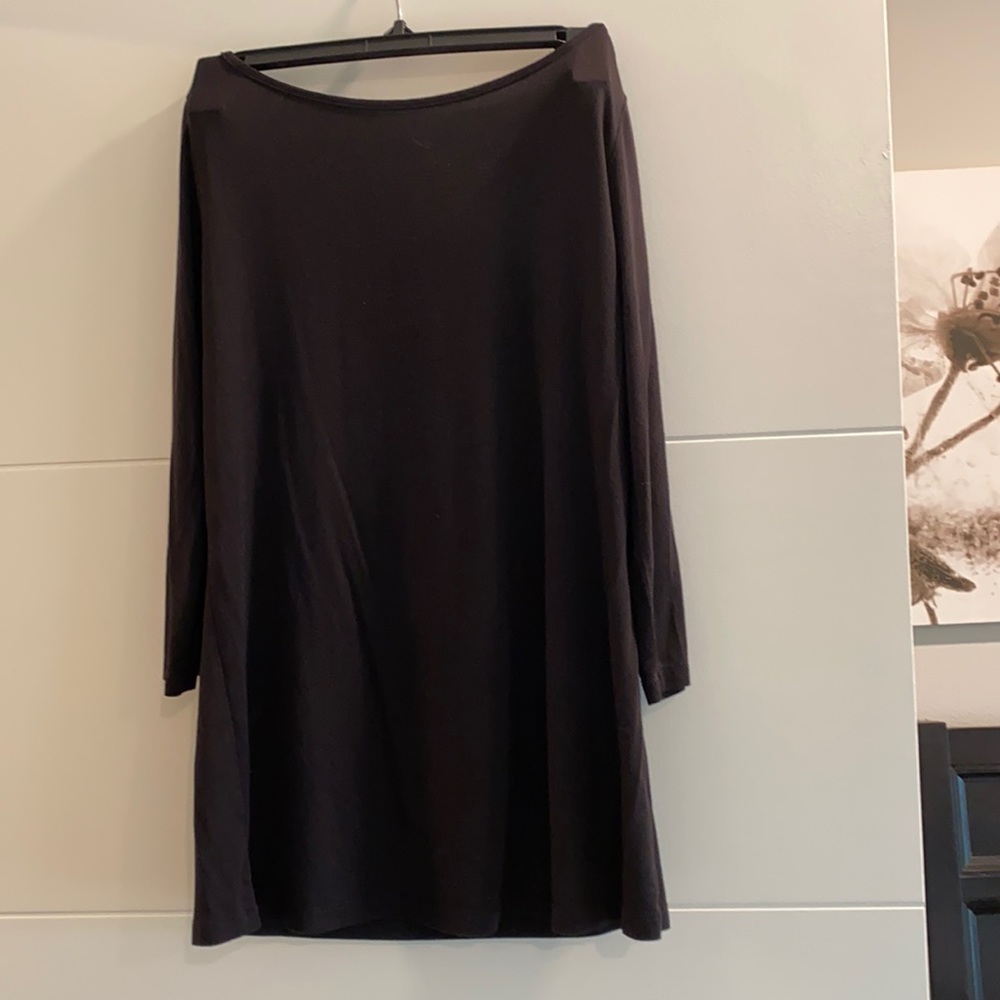 Black amour vert top — great condition, stretchy, cozy fabric.